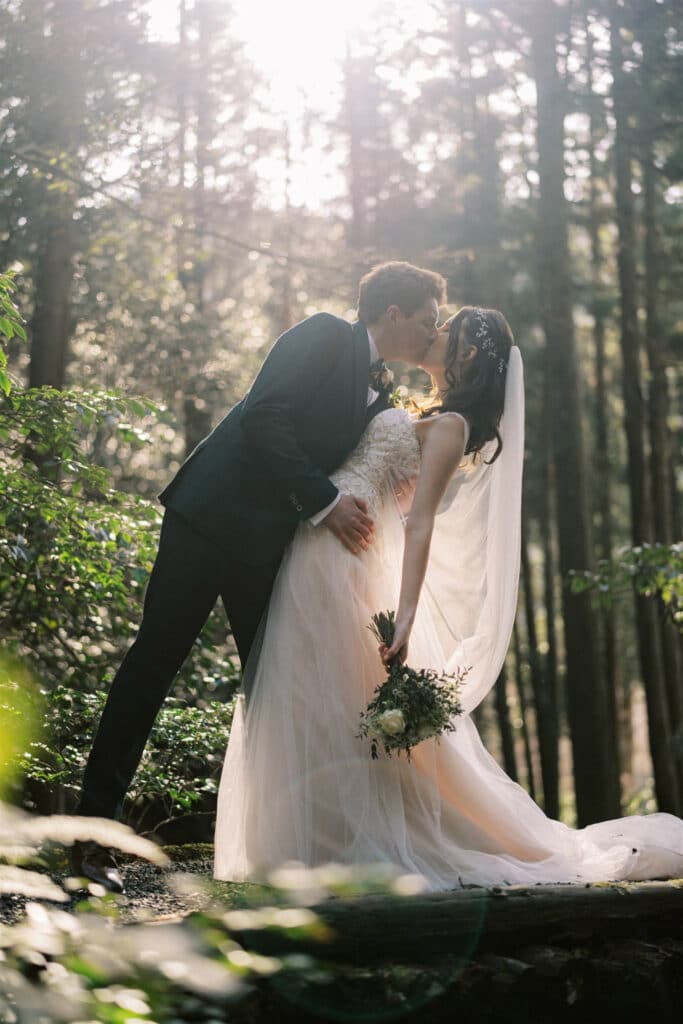 bride and groom in japan forest