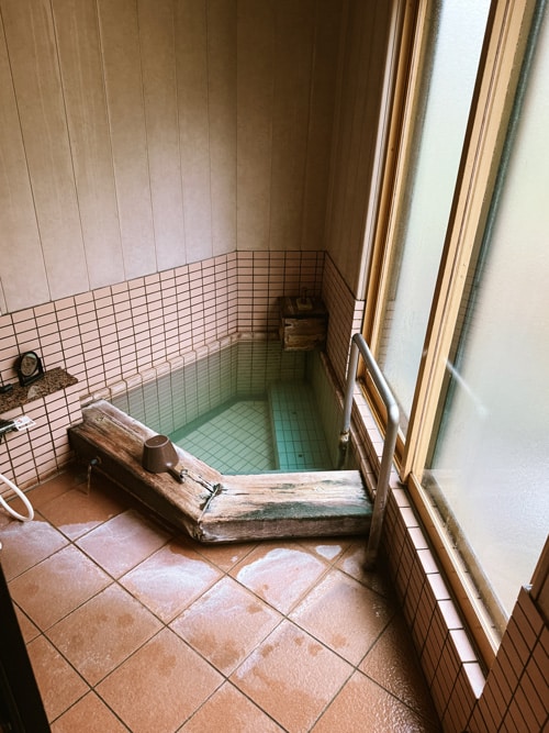 Kirishimaya Ryokan onsen
