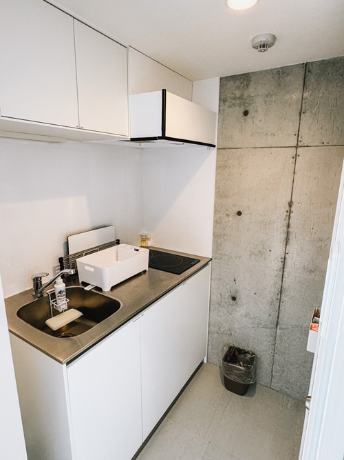 hiroshima apartment nekoyard kitchen
